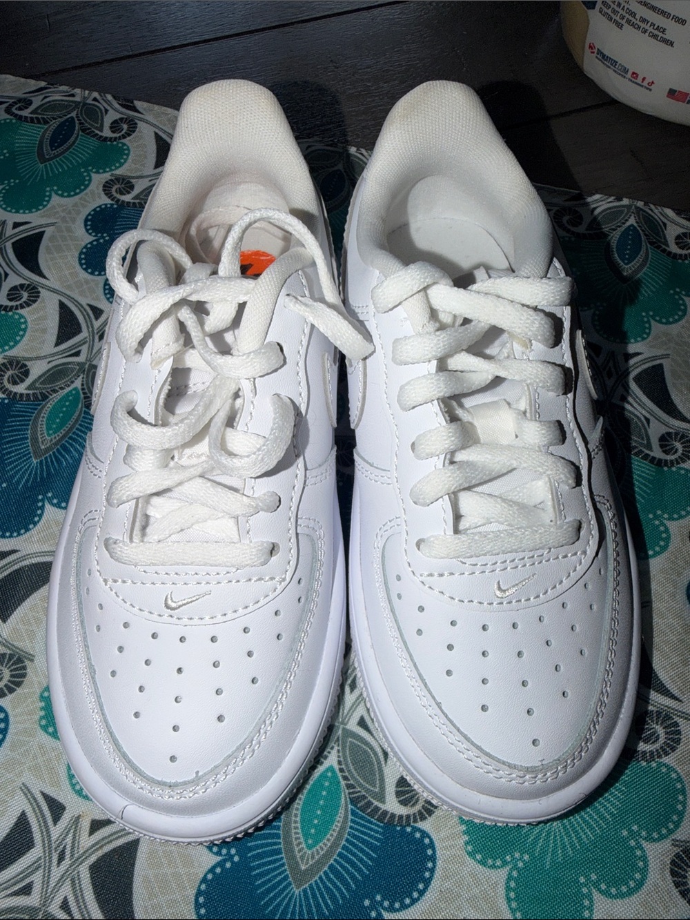 Nike Kids White Sneakers - Picture 5 of 5